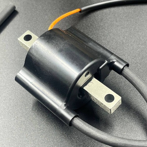 Катушка высоковольтная Yamaha 8AB-82310-00 (БЕЗ УПАКОВКИ) Катушка высоковольтная Yamaha 8AB-82310-00 (БЕЗ УПАКОВКИ)