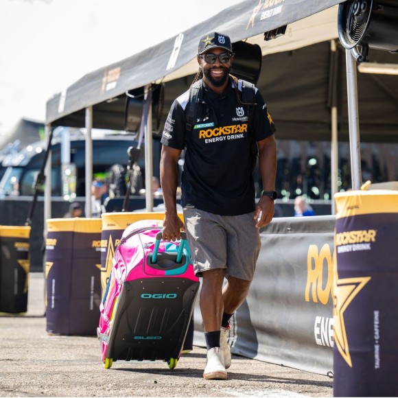 Сумка Ogio Rig 9800 на колесиках Miami vice Сумка Ogio Rig 9800 на колесиках Miami vice