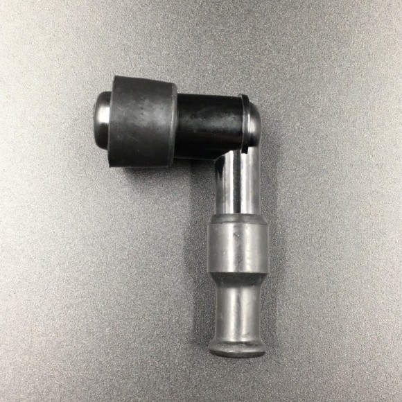 Свечной колпачок Tohatsu 2-120 (Omax) Свечной колпачок Tohatsu 2-120 (Omax)