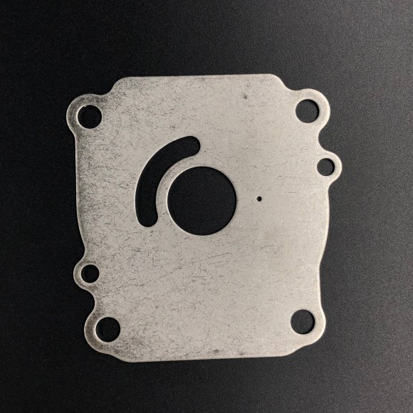 Пластина помпы Suzuki 17471-92J00