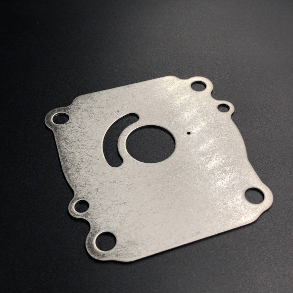 Пластина помпы Suzuki 17471-92J00