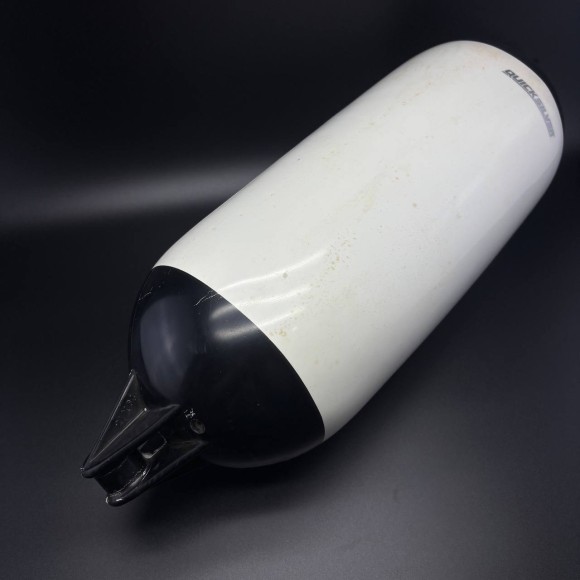 Кранец ч/б #4 (Quicksilver) Кранец ч/б #4 (Quicksilver)