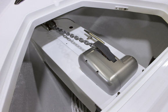 Лебедка якорная Quick Genius GP2 2000F, 12 В, цепь 6мм