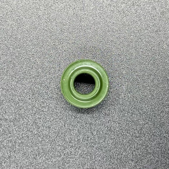 Маслосъемный колпачок Honda BF15-30 (Впуск/Выпуск) (Honda)