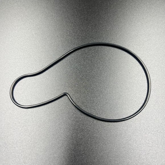 Прокладка (резиновое уплотнение) крышки помпы охлаждения Yamaha VK10 (Yamaha) Прокладка (резиновое уплотнение) крышки помпы охлаждения Yamaha VK10 (Yamaha)