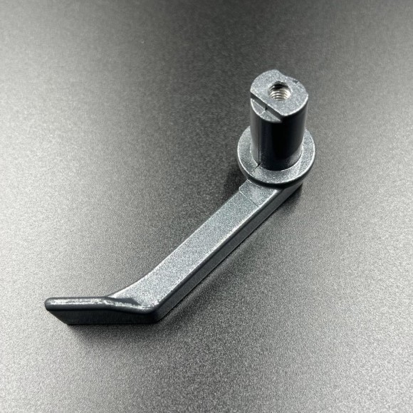 Ручка замка капота Tohatsu 9.9-18, 25-30, 40C (338S67141-0) (Premarine)