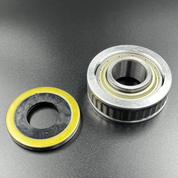 Подшипник транцевый Mercruiser(30-879194A02) с сальником(26-88416) (JSP) Подшипник транцевый Mercruiser(30-879194A02) с сальником(26-88416) (JSP)