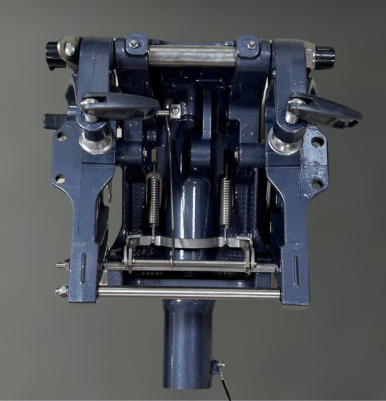 Струбцина (поворотная рама) в сборе Yamaha 40X(для ноги L) (YUELANG) Струбцина (поворотная рама) в сборе Yamaha 40X(для ноги L) (YUELANG)