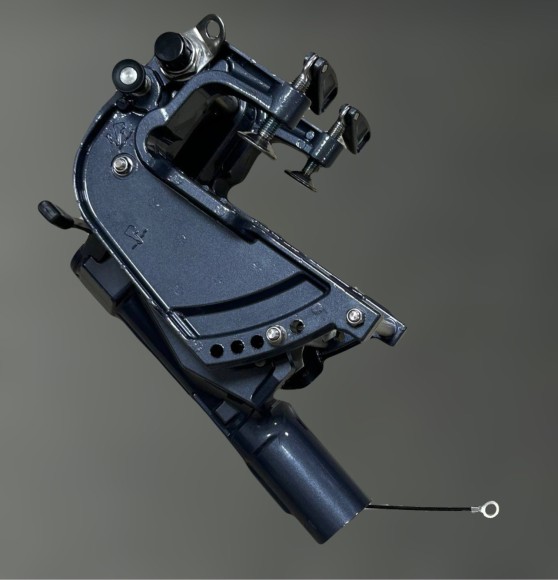 Струбцина (поворотная рама) в сборе Yamaha 40X(для ноги L) (YUELANG) Струбцина (поворотная рама) в сборе Yamaha 40X(для ноги L) (YUELANG)