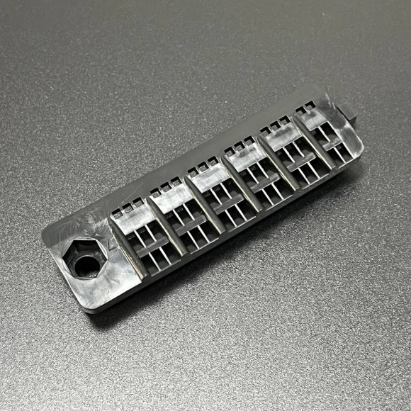 Решётка заборника воды правая 40-140