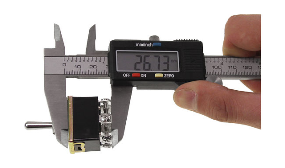 Тумблер трехпозиционный ON-OFF-ON 12 В/15А 6P Тумблер трехпозиционный ON-OFF-ON 12 В/15А 6P