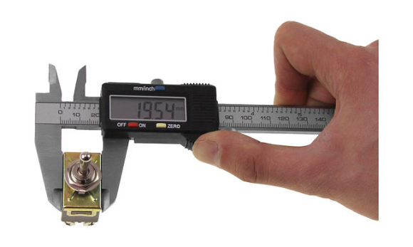 Тумблер трехпозиционный ON-OFF-ON 12 В/15А 6P Тумблер трехпозиционный ON-OFF-ON 12 В/15А 6P