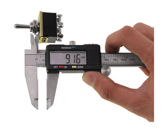 Тумблер трехпозиционный ON-OFF-ON 12 В/15А 6P Тумблер трехпозиционный ON-OFF-ON 12 В/15А 6P