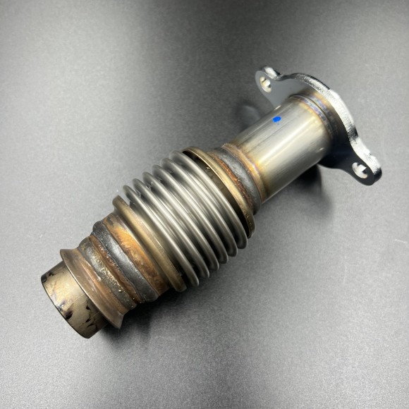 Патрубок выхлопа (металл) Yamaha VK10 (Yamaha) Патрубок выхлопа (металл) Yamaha VK10 (Yamaha)