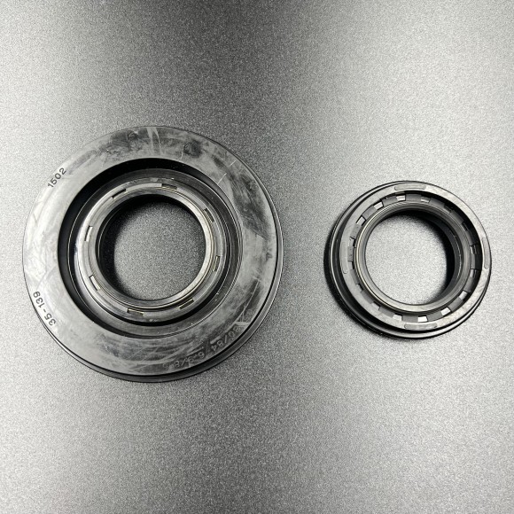 Сальники коленвала (комплект) Yamaha SX500R, VMAX (500-600) (Sinera) Сальники коленвала (комплект) Yamaha SX500R, VMAX (500-600) (Sinera)