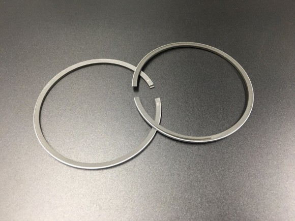 Кольца поршневые, комплект на один поршень Yamaha 60-70 (0.50mm) (Sinera) Кольца поршневые, комплект на один поршень Yamaha 60-70 (0.50mm) (Sinera)