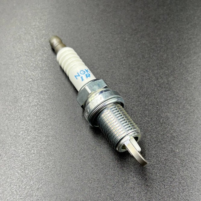 Свеча зажигания IZFR6J (Quicksilver)