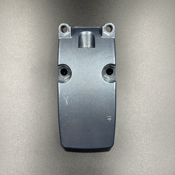 Крышка боковой нижней подушки Yamaha 25-30 (YUELANG)(левая)