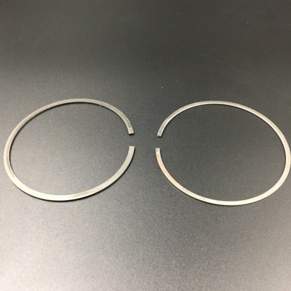 Кольца поршневые, комплект на один поршень Suzuki DF70-90(A) (STD) (Suzuki) Кольца поршневые, комплект на один поршень Suzuki DF70-90(A) (STD) (Suzuki)