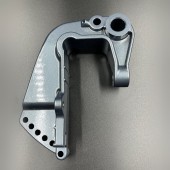 Струбцина подвески двигателя (правая) Yamaha 25-30 (YUELANG) Струбцина подвески двигателя (правая) Yamaha 25-30 (YUELANG)