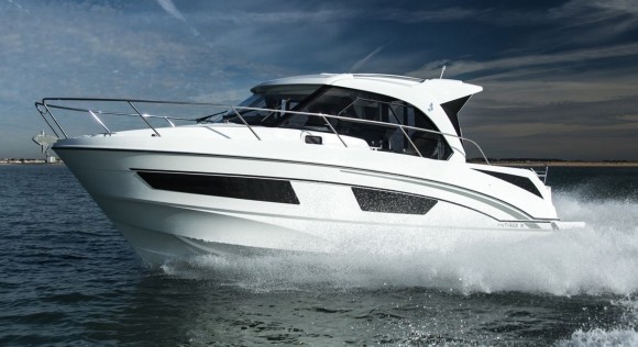 Катер Beneteau Antares 9 OB