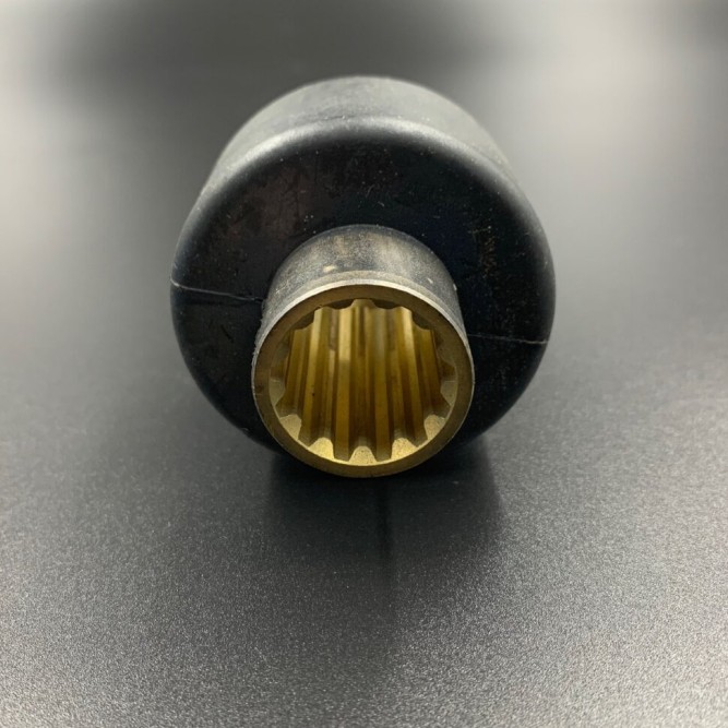 Втулка гребного винта резиновая Yamaha 40-55, F30-60 (Omax)